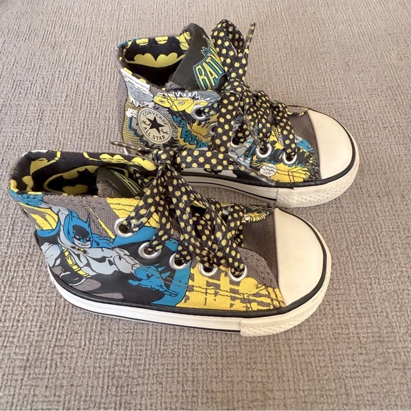 Converse Babies Batman Chuck Taylor All Star High Top Sneakers Black Yellow Sz 4 - Picture 1 of 9